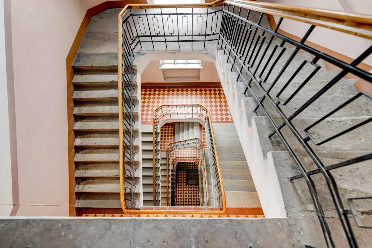 Apartment Heart,
